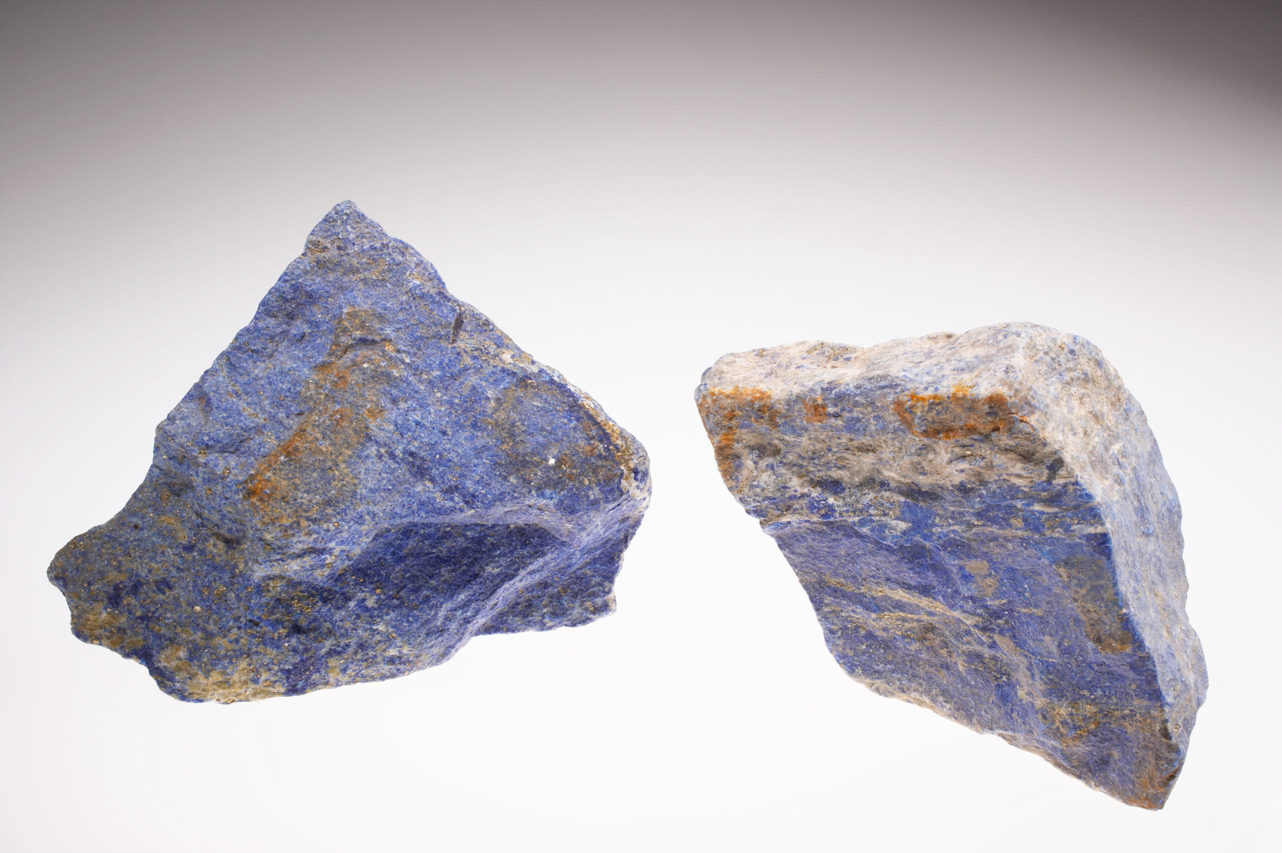 ラピスラズリの原石